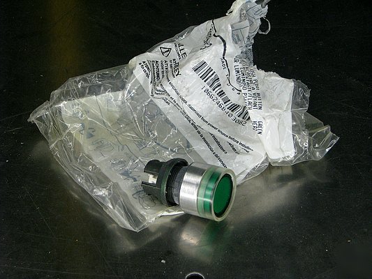 Allen bradley green illuminated push button 800EM-LF3