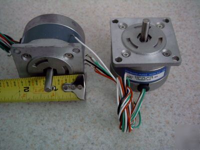 New lot of 2 cnc step motors 12V 1.8DEG no 