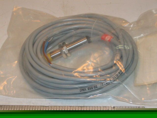 New turck threaded proximity switch NI4-G12-AZ31X 7M