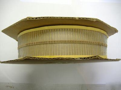 Lot of 4000 _ metal film resistor, 2.74K ohm, 1/4 w, 1%