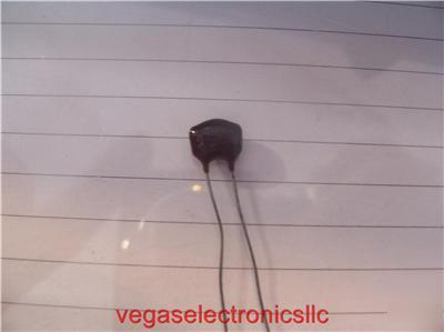 Dipped (red) radial mica/poly audio capacitor p/224