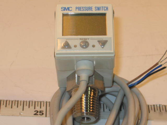 New smc pneumatic digital pressure switch ISE5B-T2-67L