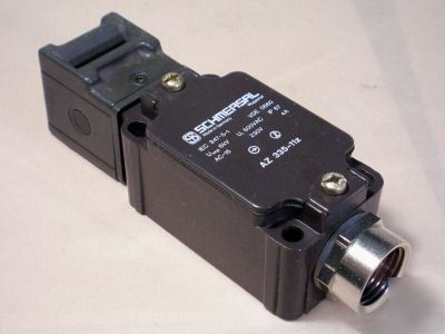 Schmersal AZ335-11Z safety interlock switch