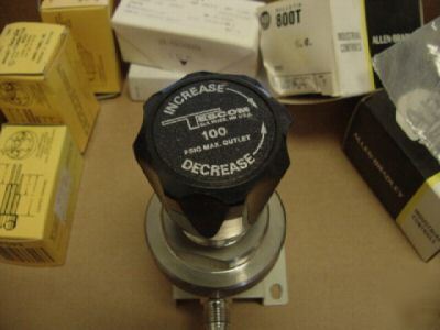Tescom 44-2662-R92-067 B000163 100/400 psi valve > r